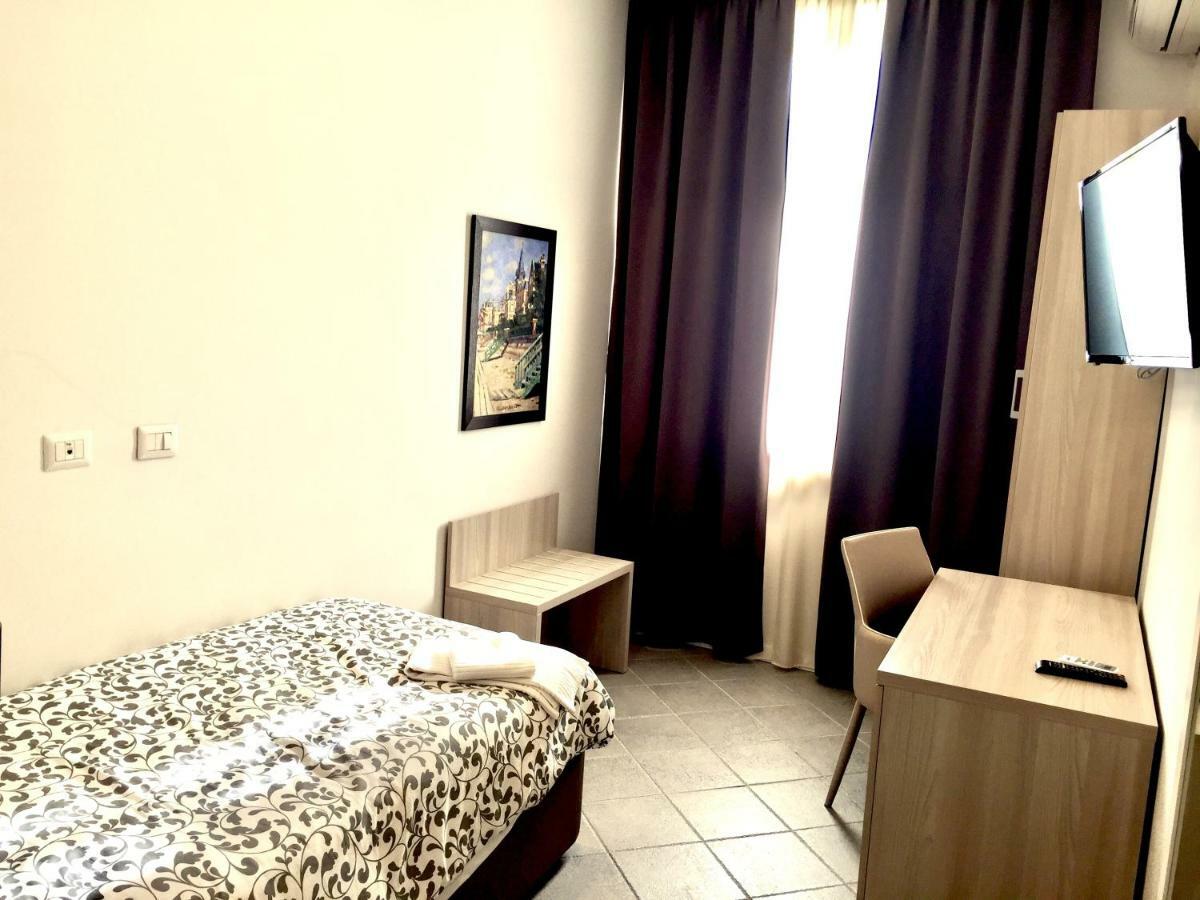 Academy Hotel Fiumicino Exteriér fotografie